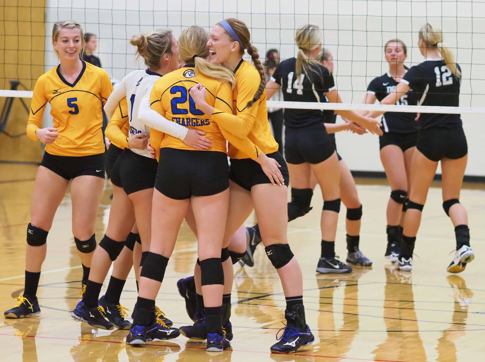 Briar Cliff at Dordt volleyball